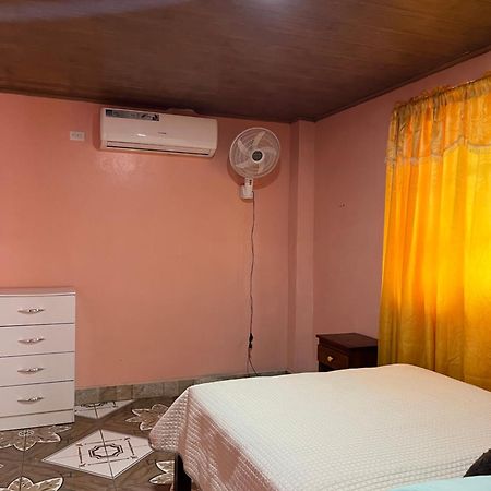 Surf Camp Hotell Bocas del Toro Eksteriør bilde