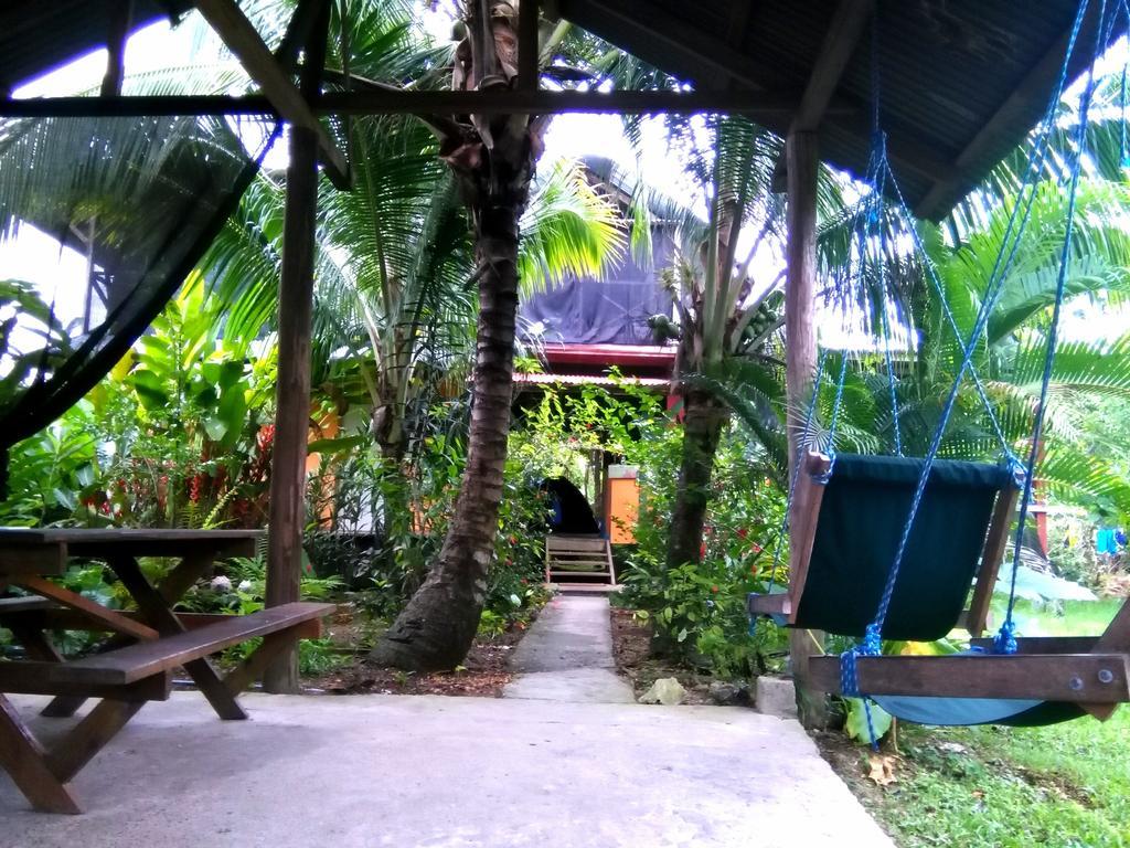 Surf Camp Hotell Bocas del Toro Eksteriør bilde
