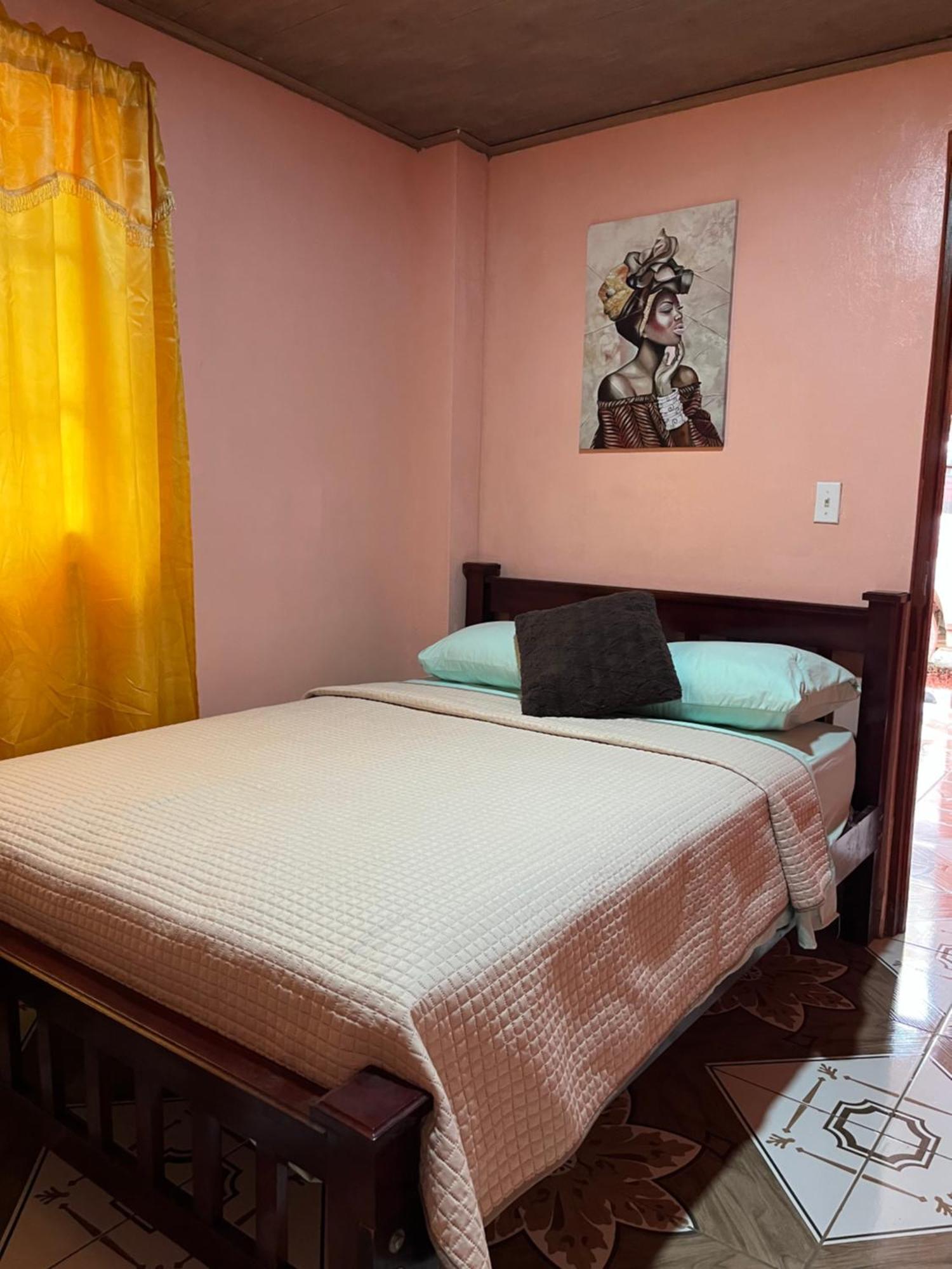 Surf Camp Hotell Bocas del Toro Eksteriør bilde
