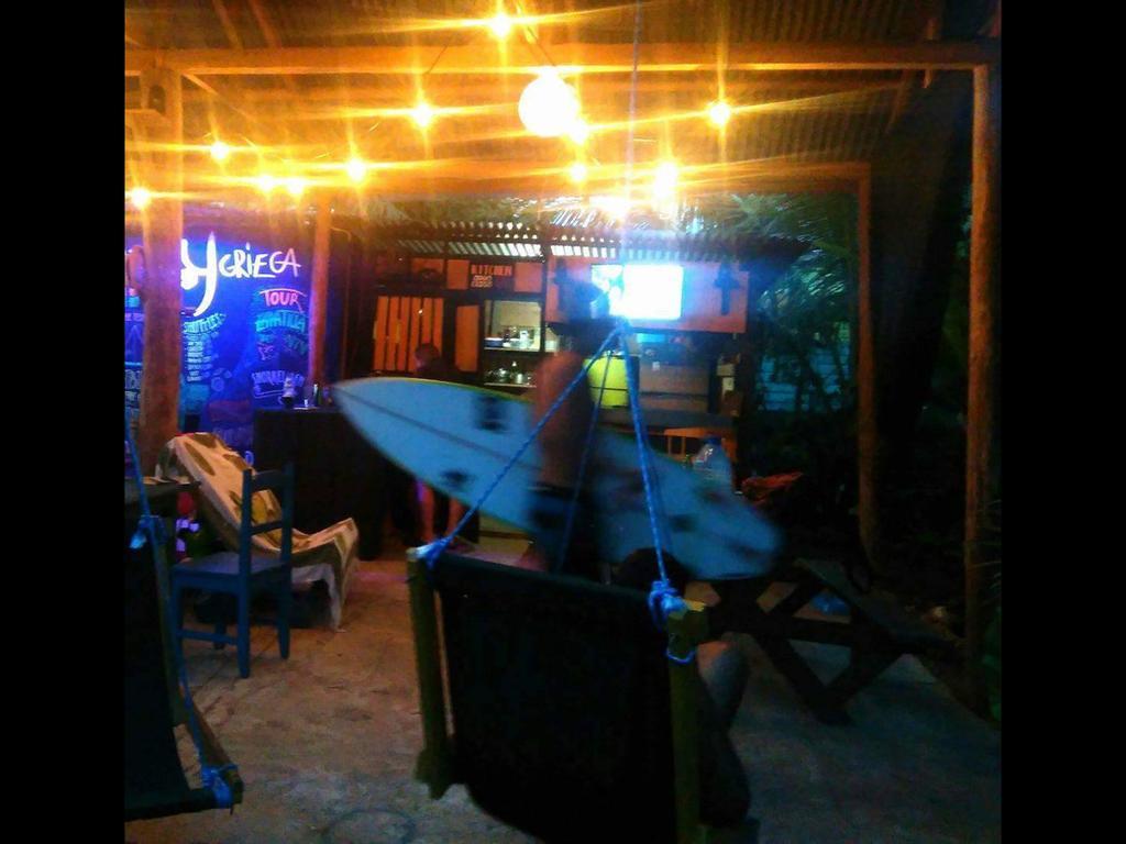 Surf Camp Hotell Bocas del Toro Eksteriør bilde